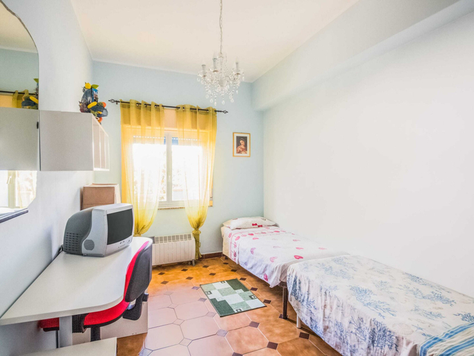 Bedroom 2, Belvilla by OYO Appartamento Spinesante, Messina