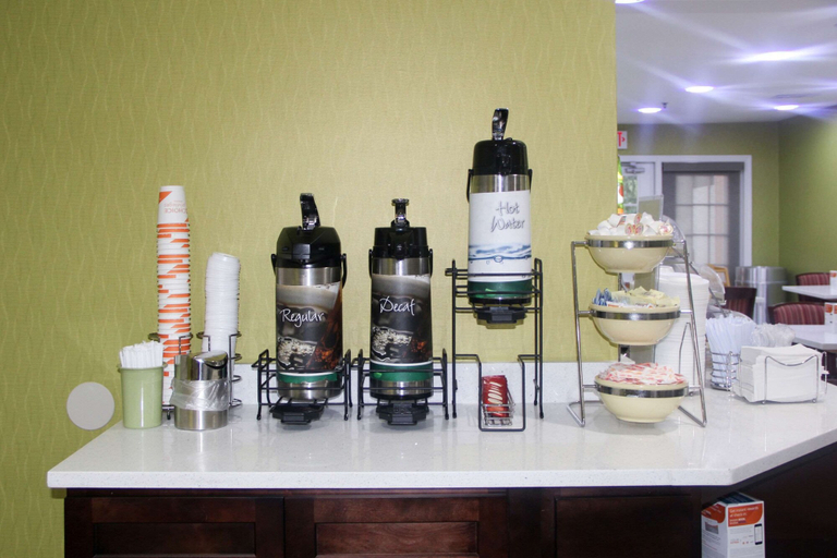 Food & Drinks 5, Quality Inn Albertville US 431, Marshall