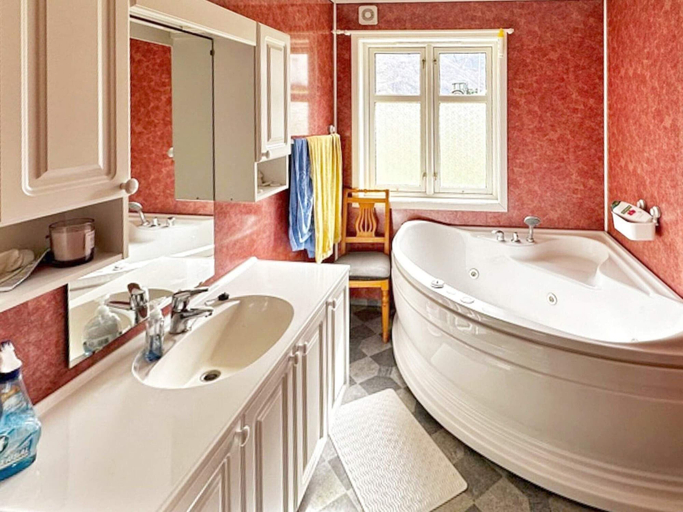 Bathroom 4, 6 Person Holiday Home in Gudvangen, Aurland
