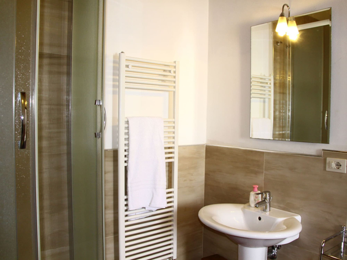 Bathroom 4, Holiday Home in Tuscany With Pool & Garden, Florence