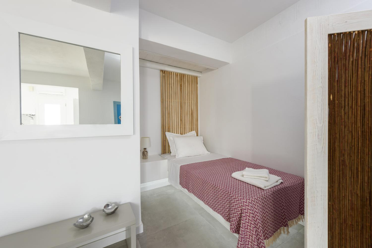 Bedroom 3, Villa Isterni Paros, South Aegean