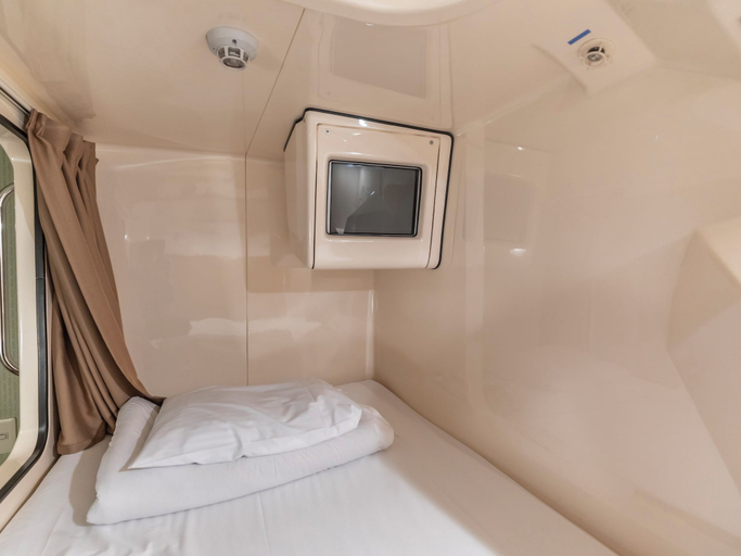 Bedroom 3, Asahi Sauna Capsule Inn Hirosaki, Hirosaki