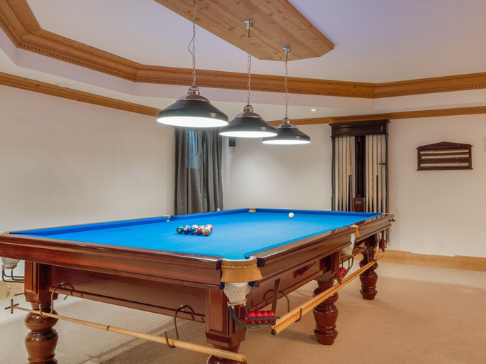 Others 5, Exclusive Tyrolean Chalet Near Ski Lifts, Kitzbühel