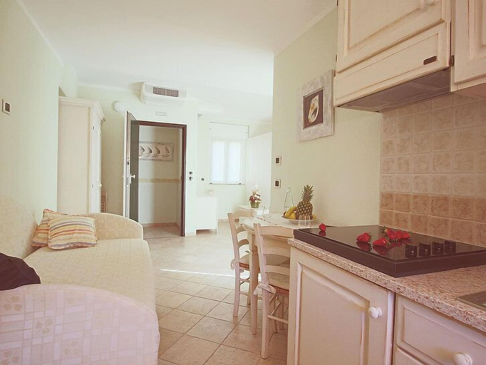 Others 5, Residence Panama, Savona