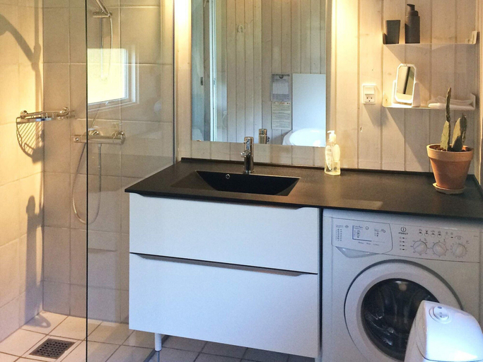 Bathroom 5, 4 Star Holiday Home in Snedsted, Thisted