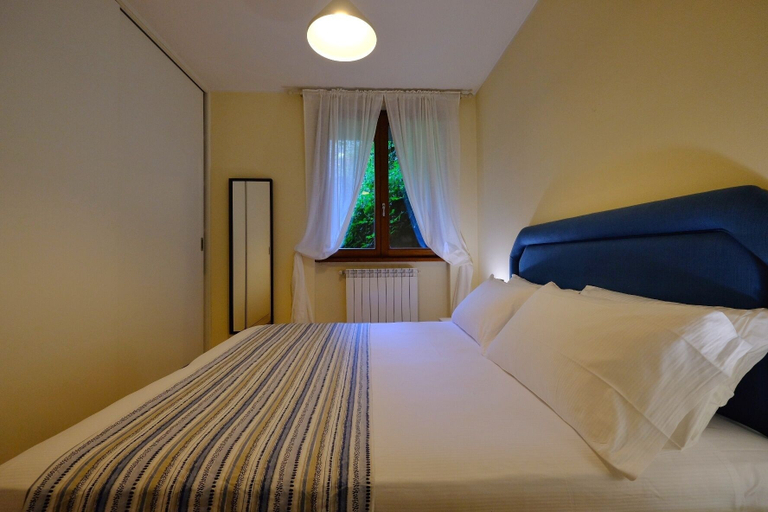 Room 2, Lake View Gateway, Como