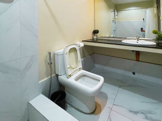 Bathroom 5, Siayan Travellers Inn Manila powered by Cocotel, Pasay City