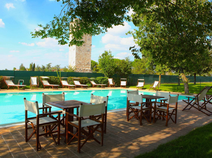 Others 4, Holiday Home in Spello With Pool & BBQ, Perugia
