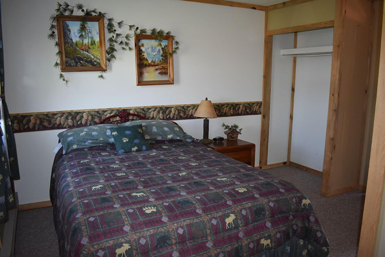 Bedroom 3, Beartooth Basin Bunkhouse, Carbon