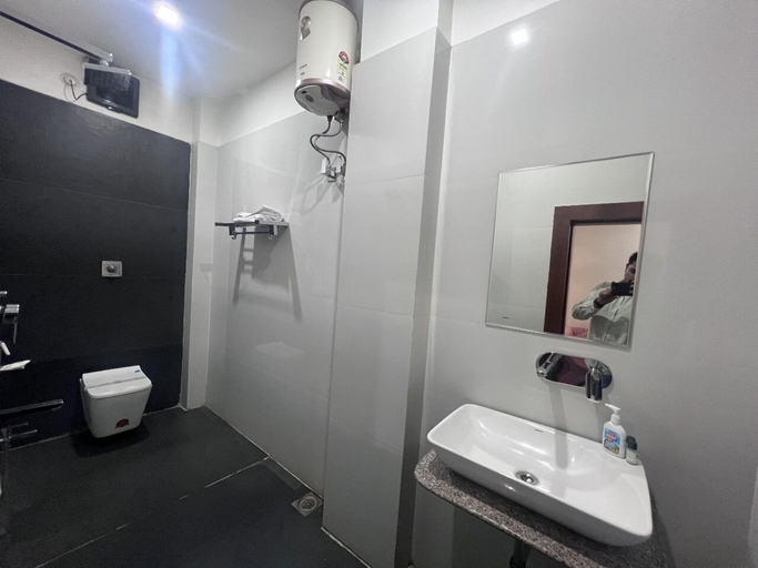 Bathroom 4, Saini Hotel, Ramgarh