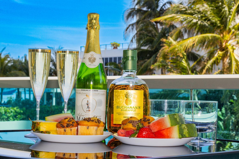 Food & Drinks 4, Oceanfront Condo - Ocean Views, Pool, Gym Hollywood Beach, Broward