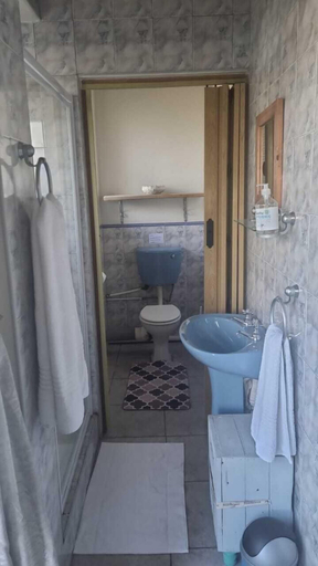 Bathroom 5, Bluewater Reservations, Nelson Mandela Bay