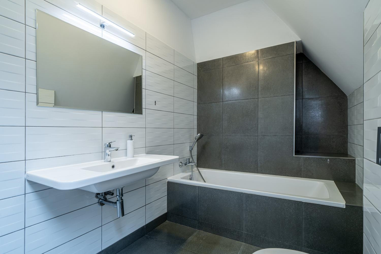 Bathroom 5, Hotel Mandat, Praha - západ