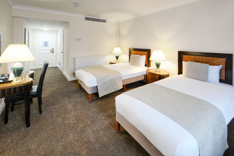 Bedroom 3, Britannia Sachas Hotel, Manchester