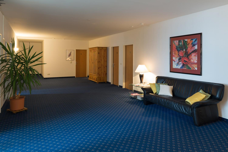 Others 5, Hotel Pegasus, München