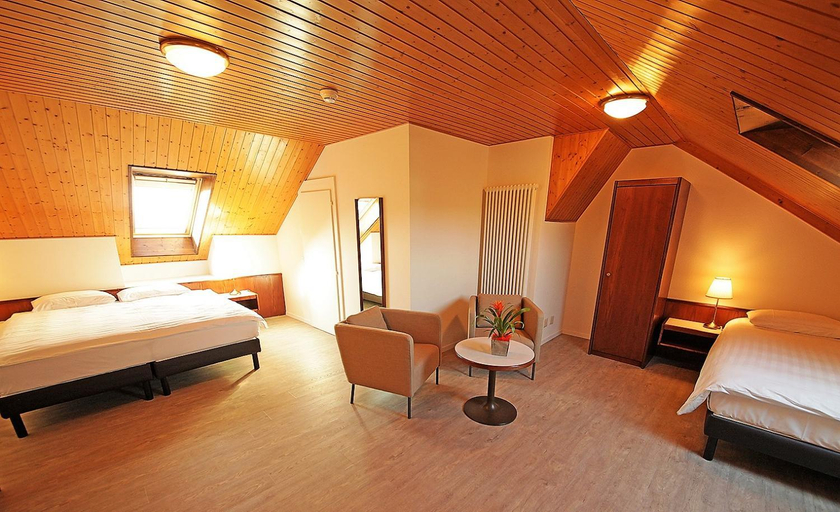 Others 2, GALION Hotel, Restaurant et Pub, Lausanne