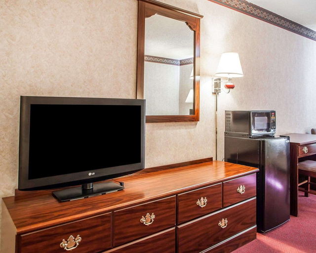 Others 5, Quality Inn Midway, Berks