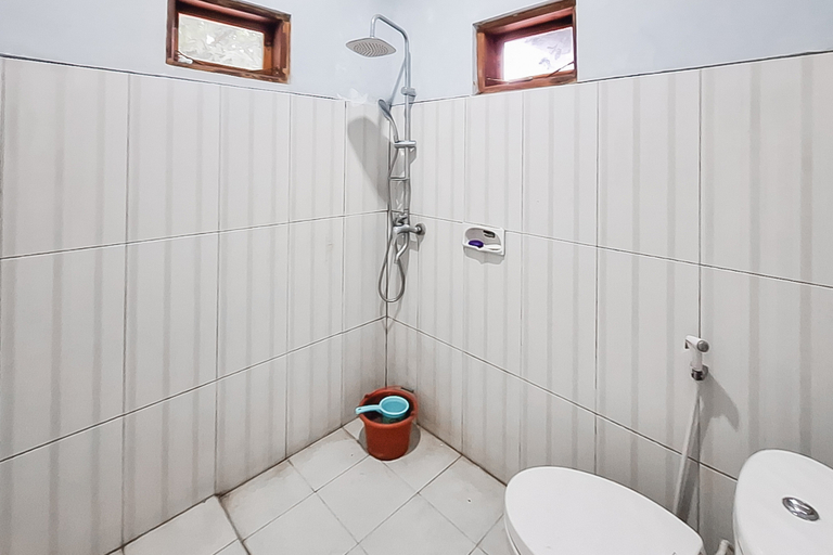 Bathroom 3, Urbanview Hotel Penginapan Ananda, Cianjur