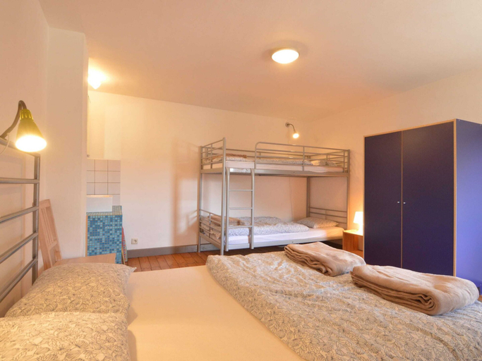 Bedroom 2, Group House With 3 Apartment for Family, Liège