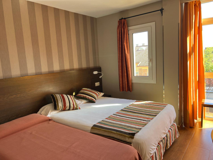 Others 5, Hostal Los Coronales, Madrid