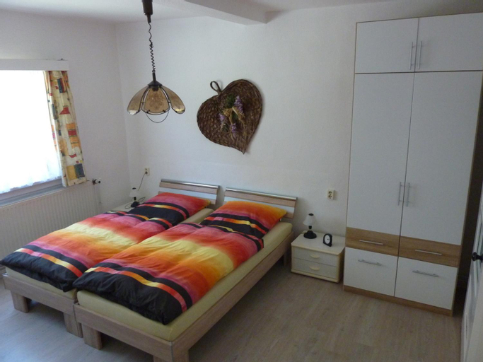 Bedroom 5, Schone, gemutliche Wohnung, Saalfeld-Rudolstadt