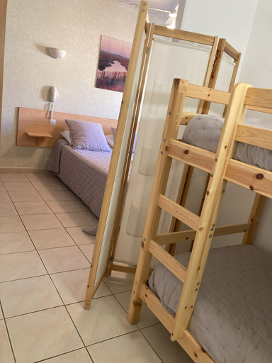 Bedroom 3, Le Gambetta, Hérault