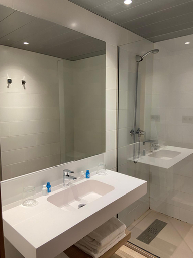 Bathroom 2, Hotel Mestral Perello, Tarragona