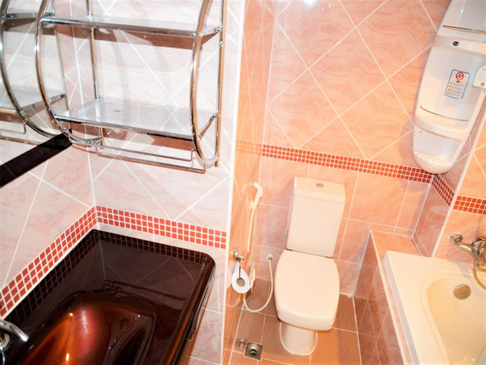 Bathroom 5, Jomtien beach condo 4th floor modern apartment, Pattaya