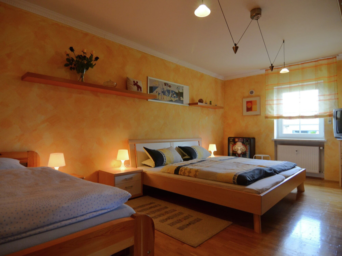 Bedroom 2, Luxurious Holiday Home in Tannesberg With Garden, Neustadt an der Waldnaab