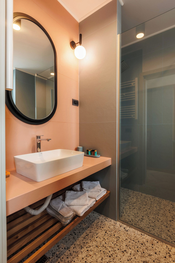 Bathroom 3, Hypnose Resort by the Sea, Corbu