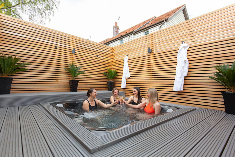 Sport & Beauty 3, The Railway Hotel by Barefoot Retreats, Cambridgeshire