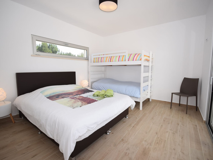 Bedroom, Villa in Foz do Arelho With Pool & Beach, Caldas da Rainha