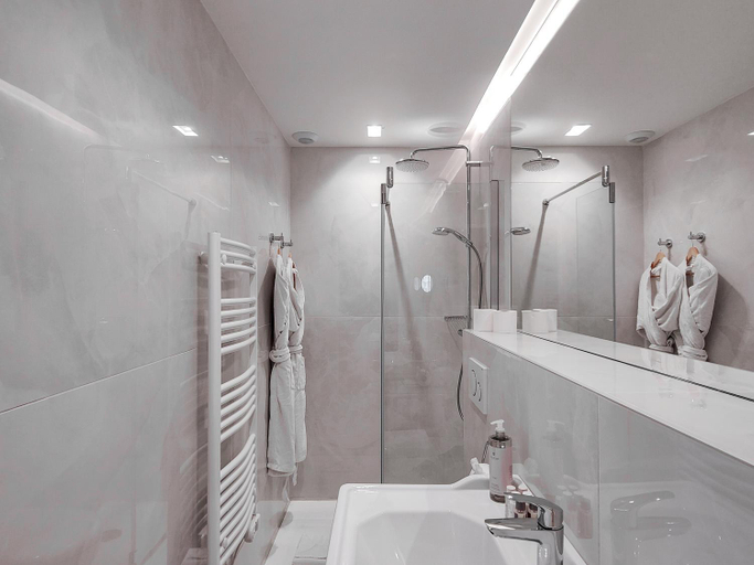 Bathroom 4, Hotel Lafayette, Alpes-Maritimes