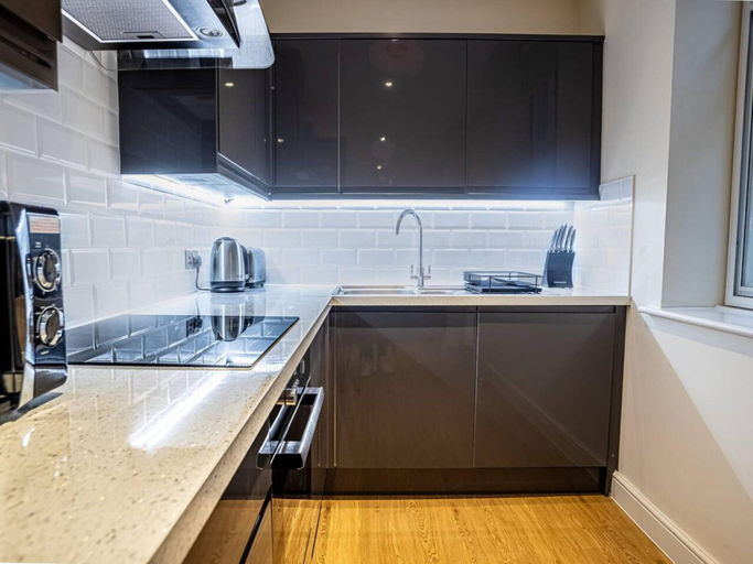 Others 4, Contemporary One Bedroom Flat by Sojo Stay, Suffolk