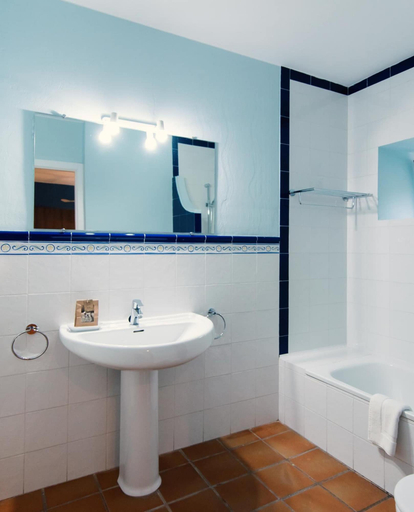 Bathroom 5, Hospedium Hotel la Parada del Compte, Teruel