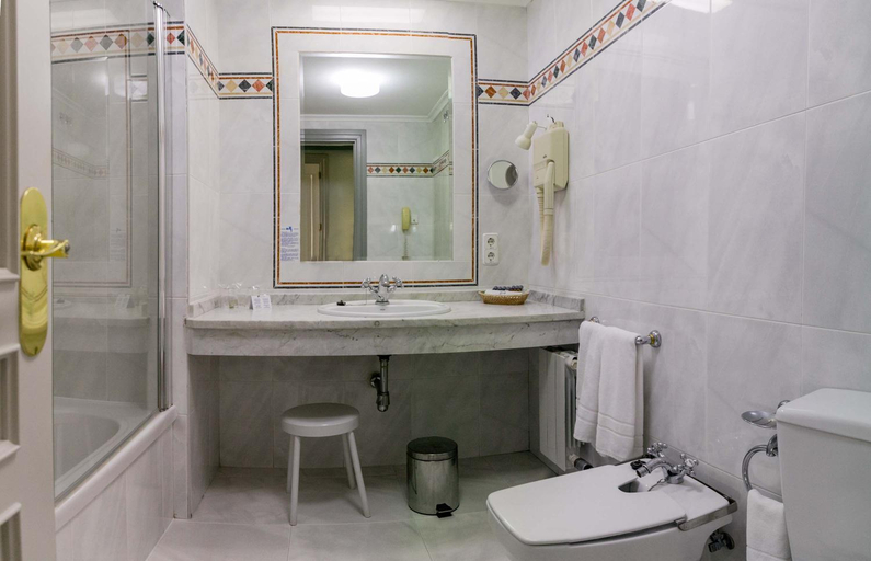 Bathroom 4, Palacio de los Velada, Ávila