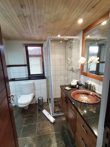 Bathroom 3, Paradise Cove Country House, Eden
