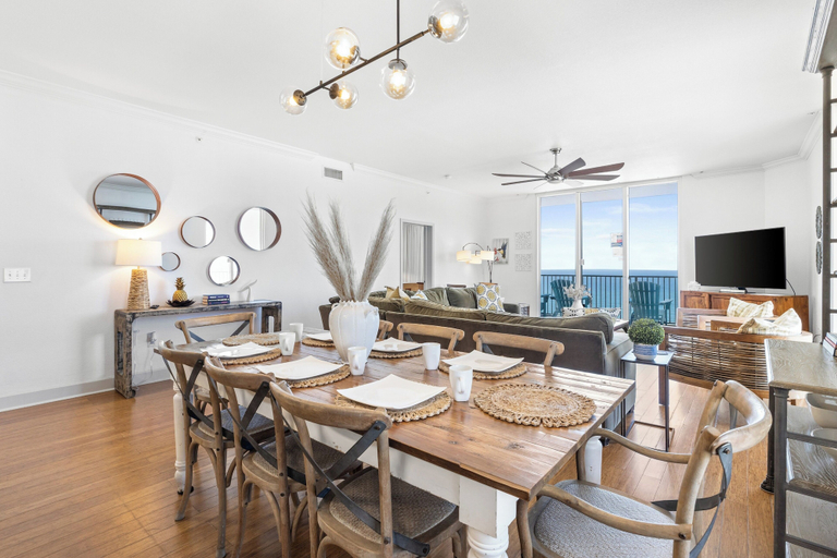 Food & Drinks 4, Tidewater by Book That Condo, Bay