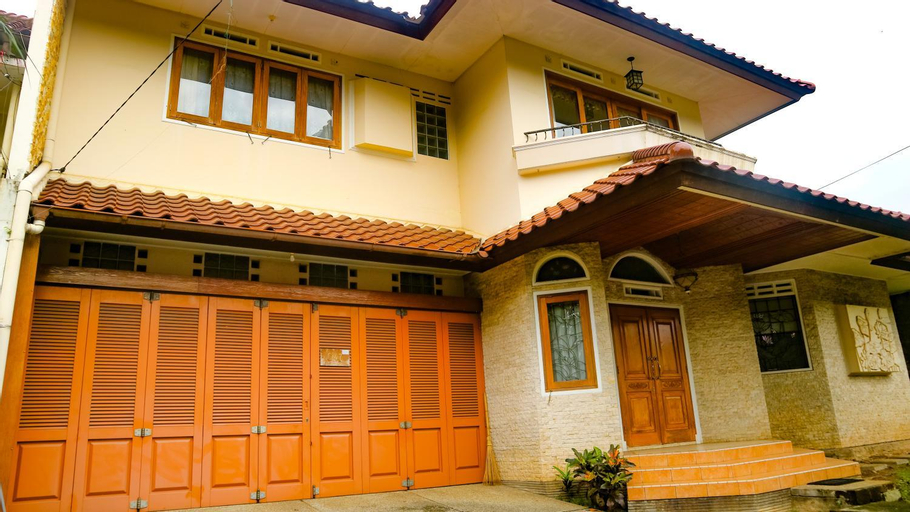 Exterior 5