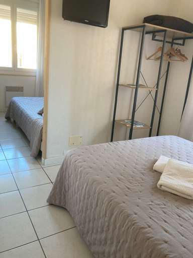 Bedroom 3, Le Gambetta, Hérault