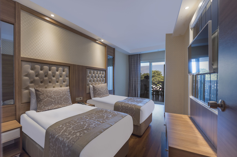 Bedroom 3, Oz Hotels SUI - All Inclusive, Alanya