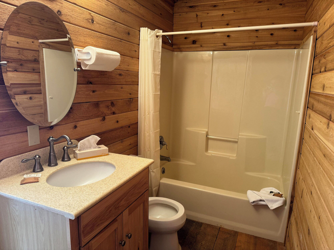 Bathroom 5, Wagon Wheel Hotel, Gallatin