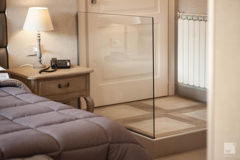 Bedroom 3, Hotel Cavour, Bologna