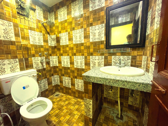 Bathroom, Goroomgo Gulshah Hotel Jalandhar, Jalandhar