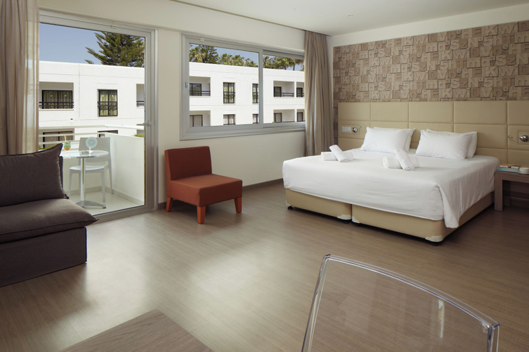 Bedroom 3, Melpo Antia Hotel & Suites