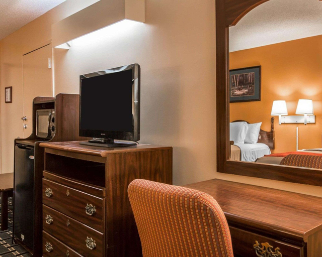 Bedroom 5, Econo Lodge Eufaula South, Barbour