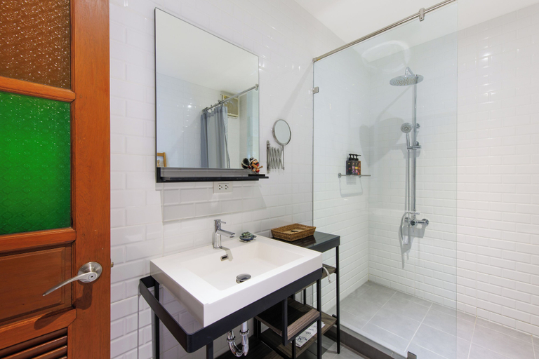 Bathroom 4, Chala Number 2 Art and Gallery House, Muang Chiang Mai