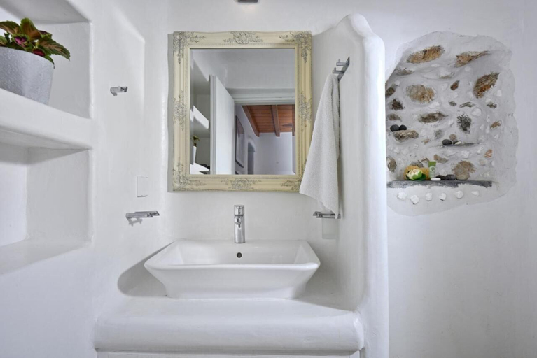 Bathroom 2, Fulfill your Holiday Dreams at Mikonos, South Aegean