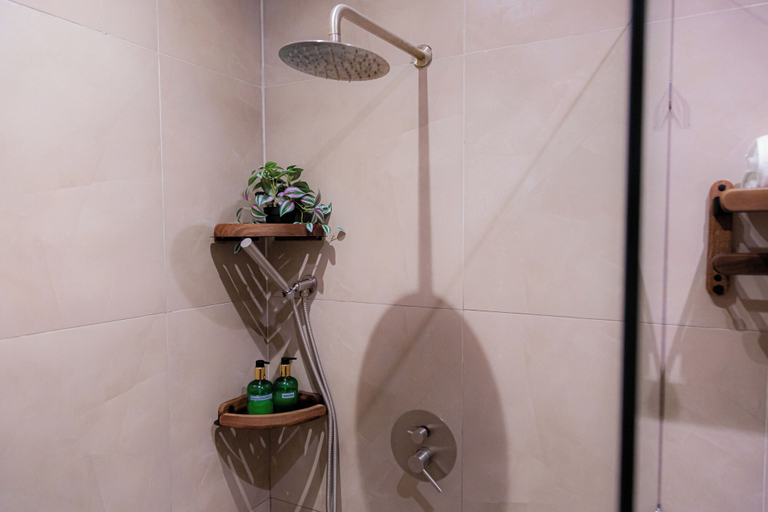 Bathroom 4, Bahandi Hotel, General Luna