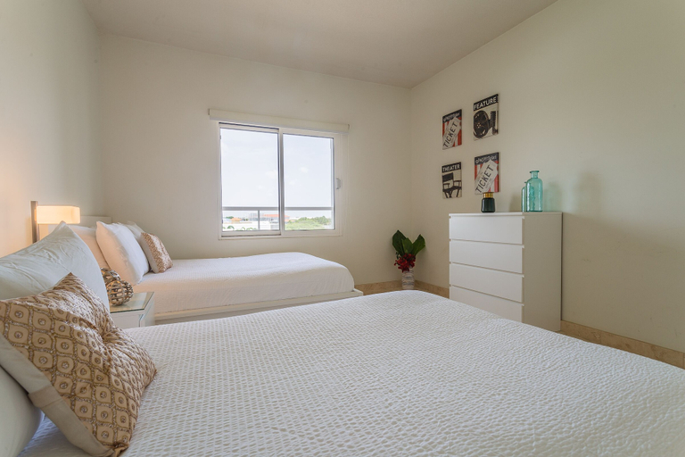 Bedroom 2, Lovely Condo at Eagle Beach! Great Views